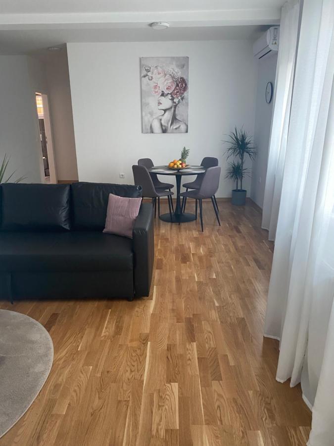 Penthouse West S Apartman Varasd Kültér fotó